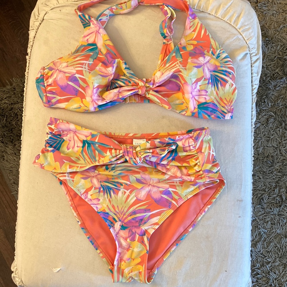 Bikini top Sz 16-18, bottoms Sz 12-14